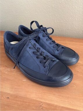 Ecco Leather Low-Top Soft 7 Dark Blue Lace Up Sneakers Womens size 9-9.5